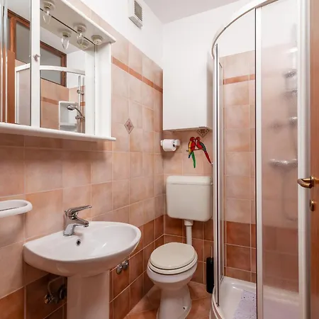Appartamento With Wifi Stinjan, - 24743 Pola