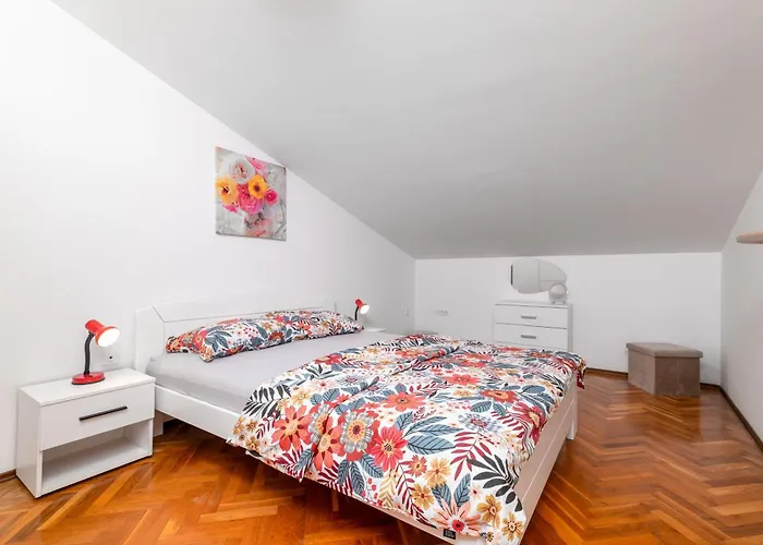 아파트 With Wifi Stinjan, - 24743 풀라