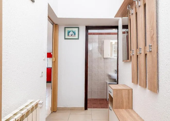 아파트 With Wifi Stinjan, - 24743 *