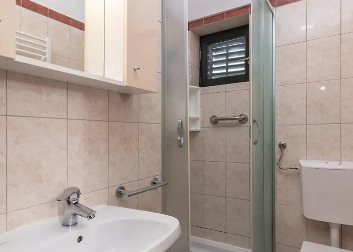 아파트 With Wifi Stinjan, - 24743 *