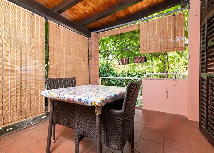 아파트 With Wifi Stinjan, - 24743 *