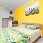 Апартаменты With Wifi Stinjan, - 24743 Пула