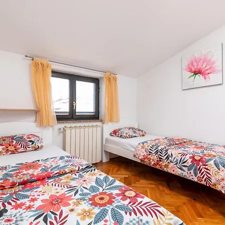 With Wifi Stinjan, - 24743 Apartamento