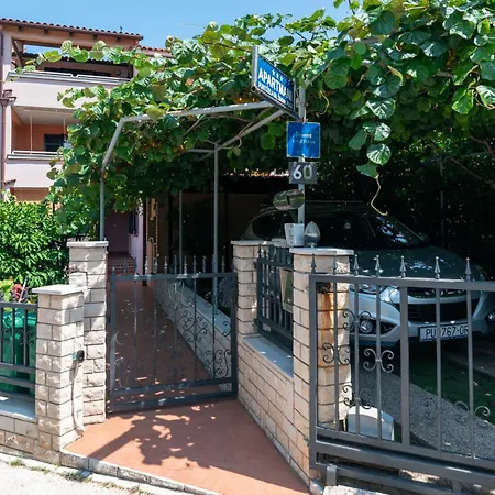 Apartamento With Wifi Stinjan, - 24743