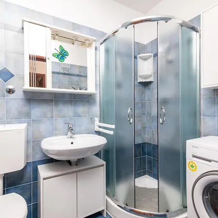 Apartamento With Wifi Stinjan, - 24743